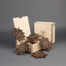 Подарочный набор деревянных елочных игрушек Снежинки (10 шт.) - Коричневый